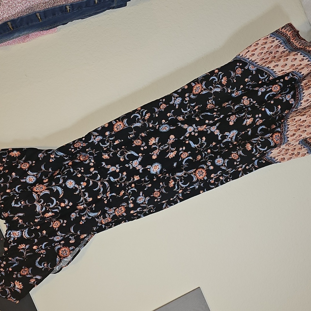 Doe & Rae Jumpsuit Capri Jumper Floral Size not listed